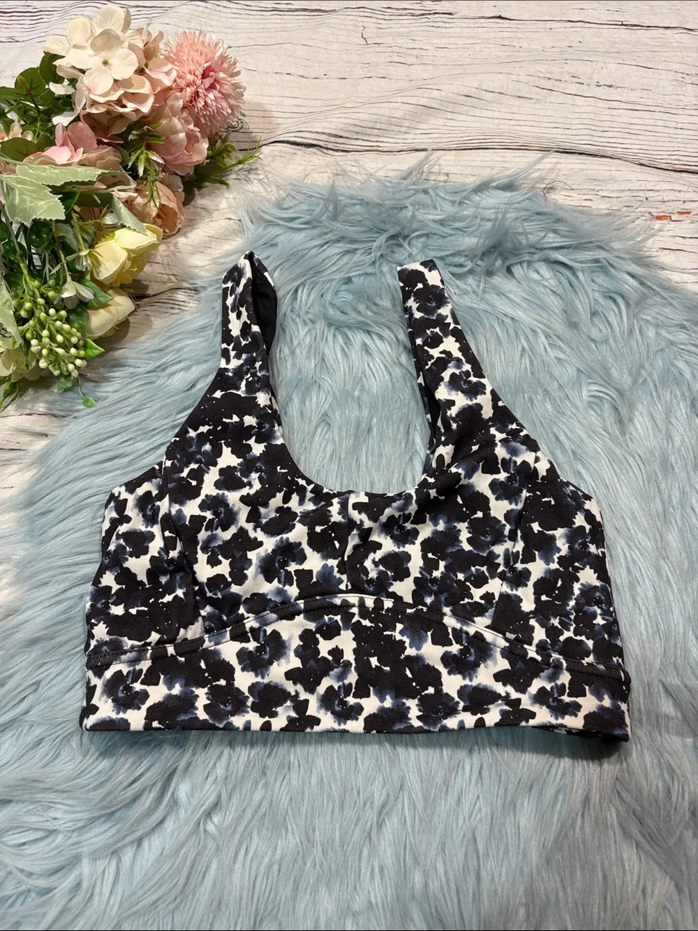 Varley Form Elsie Sports Bra in the Ink Block Floral - Picture 5 of 7